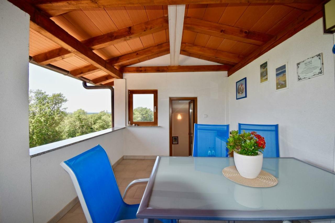 Relaxing Holiday House With Terrace Sea View Medulin Exterior foto